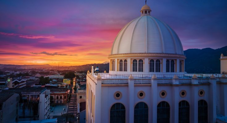 el-salvador-de-la-capital-mundial-del-homicidio-a-un-pais-de-esperanza-y-prosperidad-segun-harvard